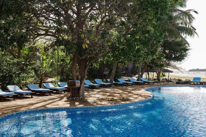 Hotel with Pool