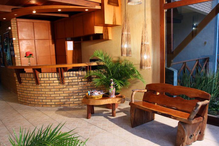 Entrance & Lobby