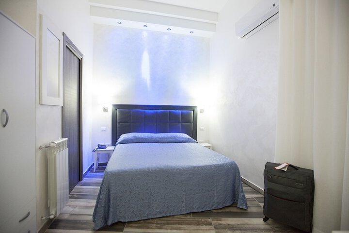 Room 5 of 26