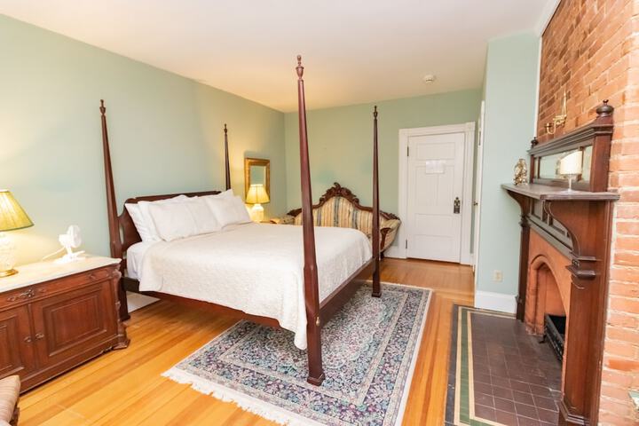 Room 3 of 41