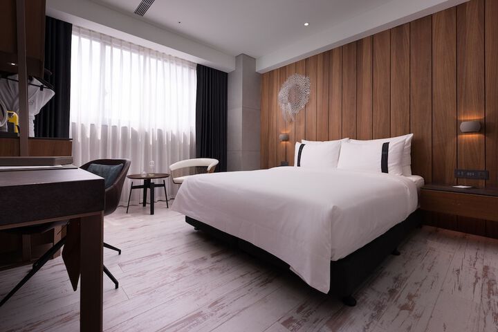 Room 34 of 89
