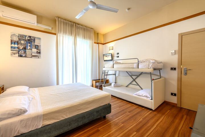 Room 14 of 69