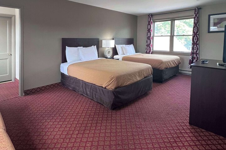 1 King Bed (8 of 33)