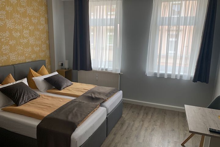 Room 5 of 35