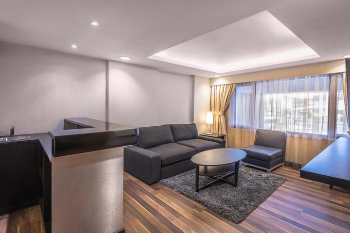 Room 17 of 36