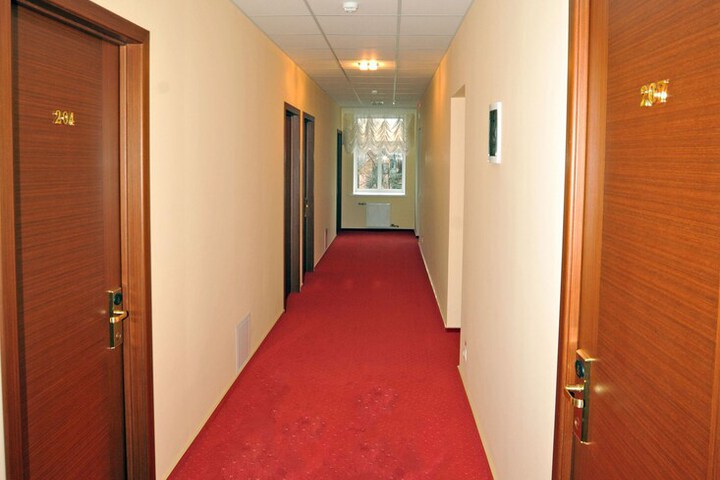 Ballroom/Hall 24 of 27