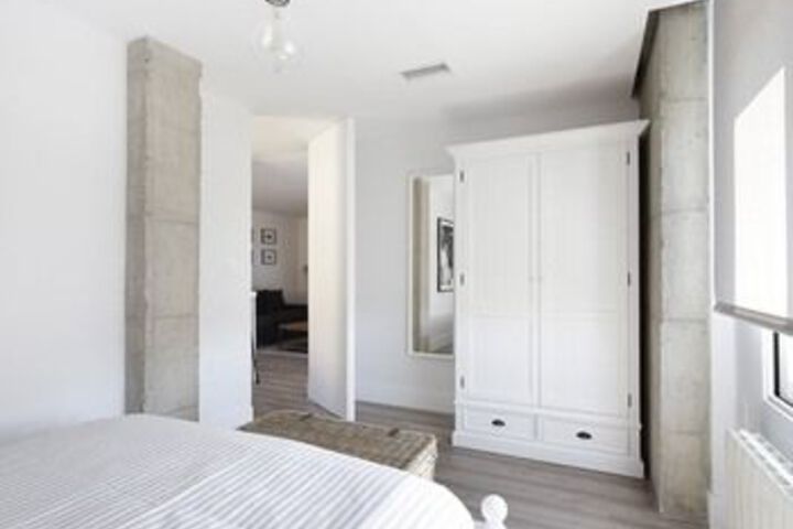 Room 6 of 14