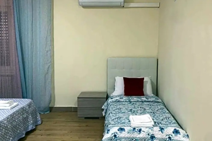 Room 5 of 14