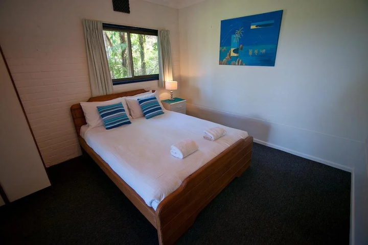 Room 5 of 13