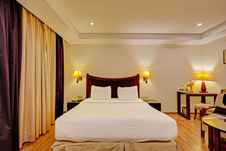 Room 11 of 24