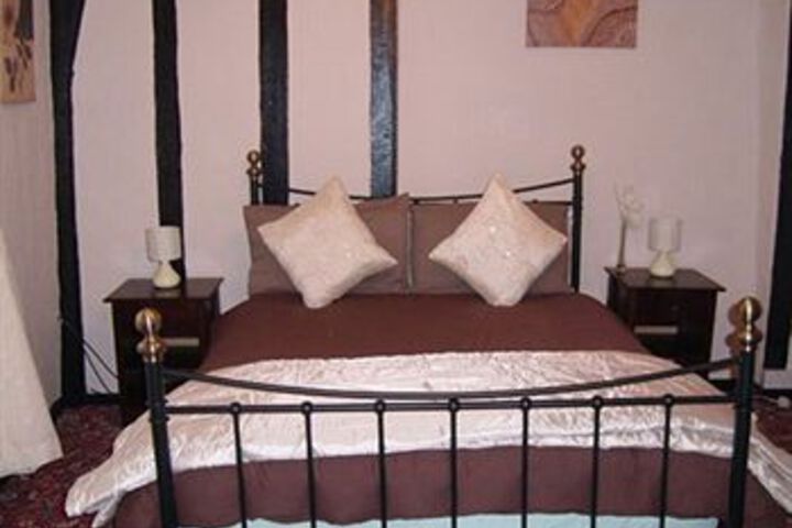 Room 4 of 7