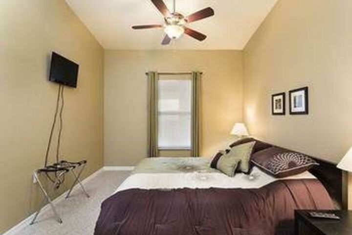 Room 6 of 24