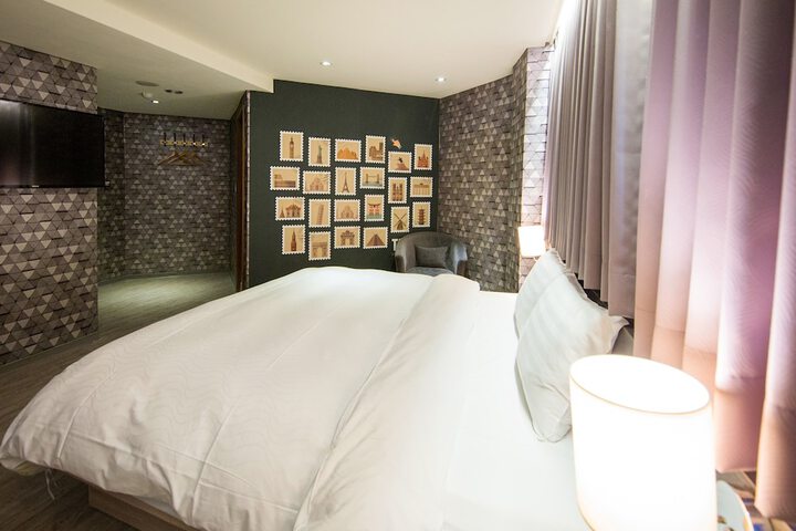 Room 12 of 88