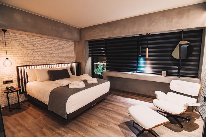 Room 13 of 49