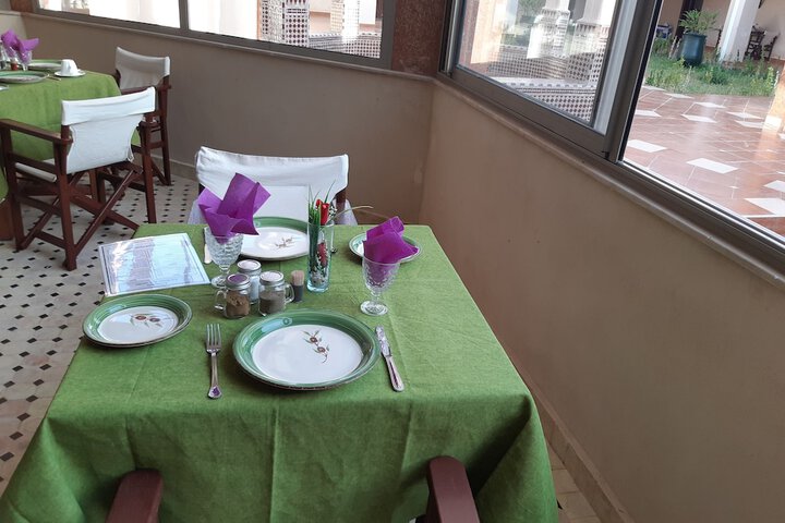 Dining 42 of 49