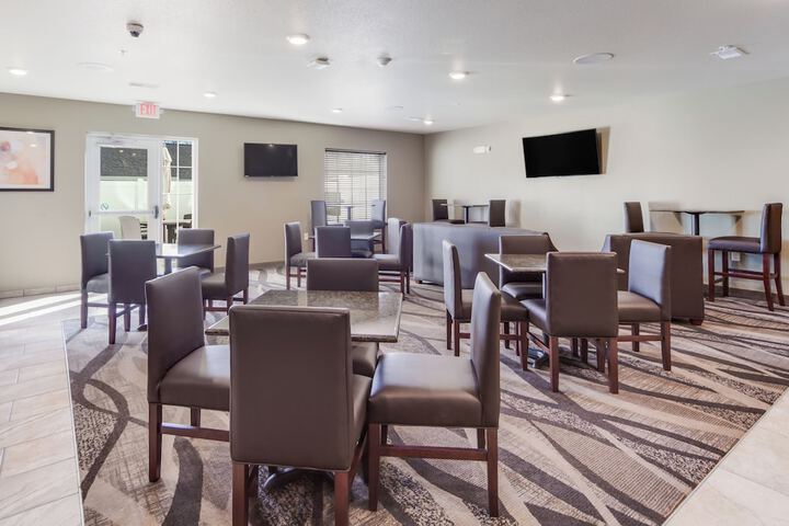 Breakfast/Coffee Service 71 of 100