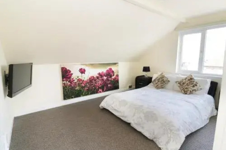 Room 3 of 5