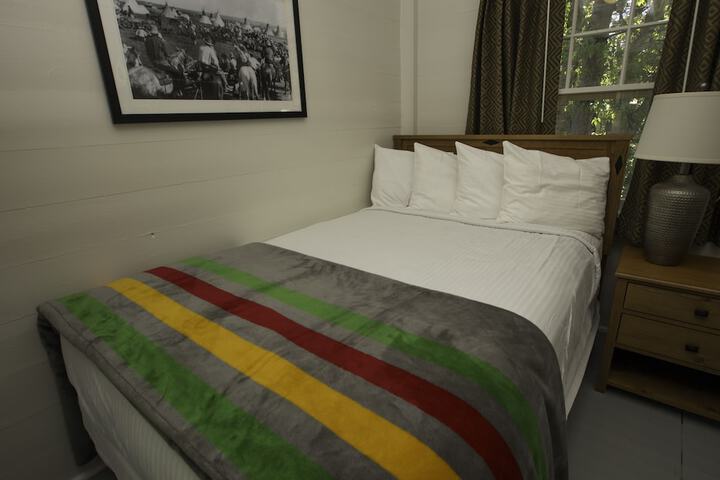Room 8 of 25