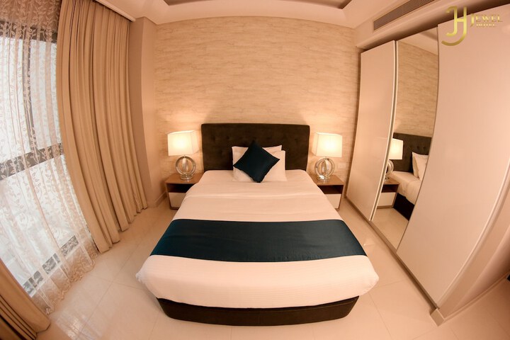 Room 12 of 62