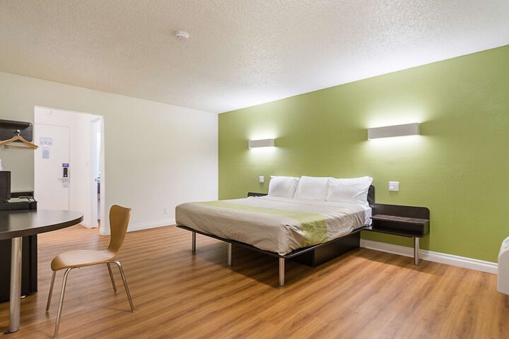 Room 11 of 50