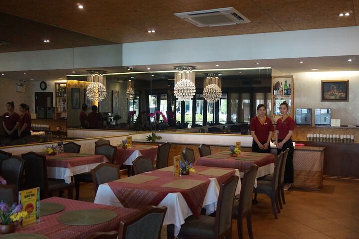 Dining 82 of 108