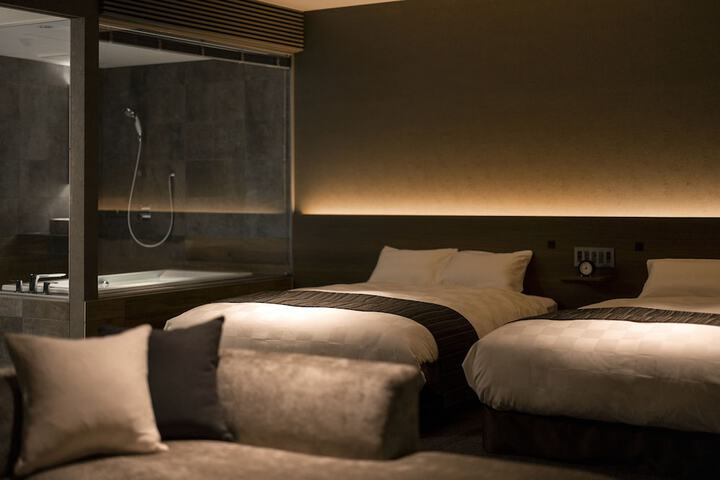 Room 10 of 114