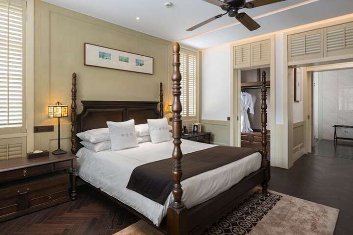 Room 4 of 57