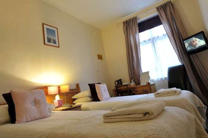 Hotel Suite Photo