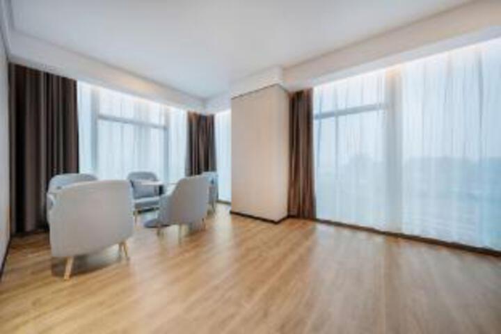 Tree Bear Boutique Esports Hotel (Zhixin City Branch)