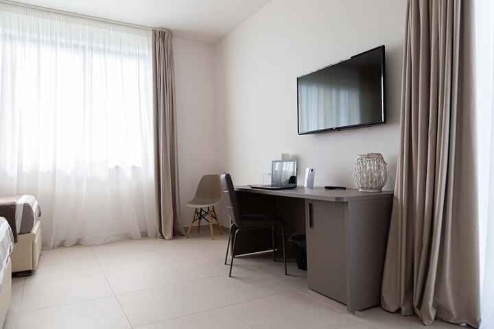 Room 15 of 49
