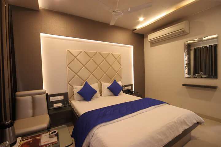Room 4 of 19