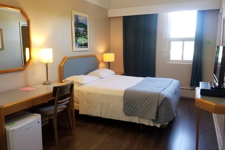 Room 16 of 38