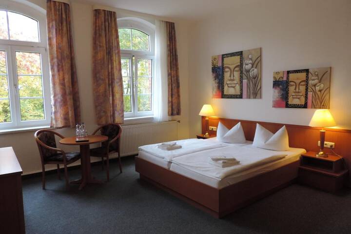 Room 16 of 35