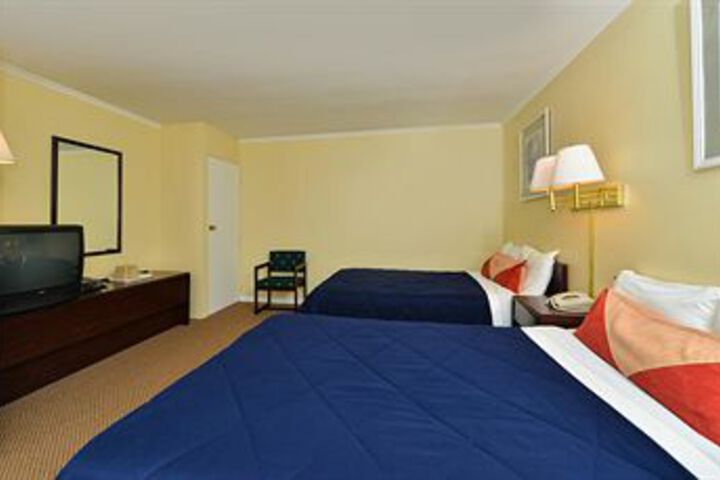 Room 5 of 13
