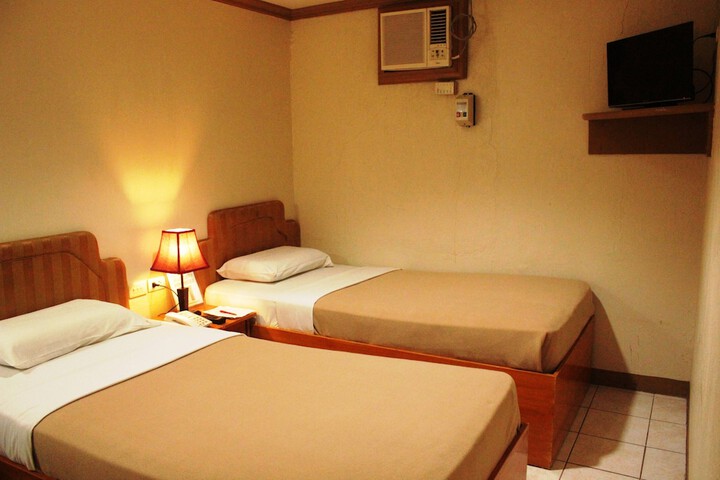 Room 22 of 64