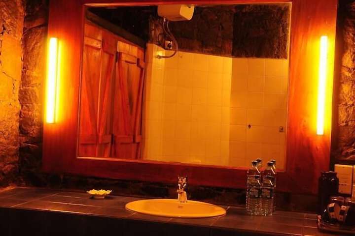 Room 11 of 21