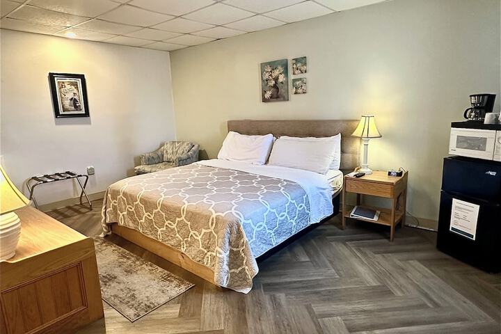 Room 11 of 23