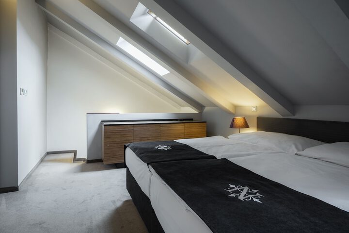 Room 45 of 97