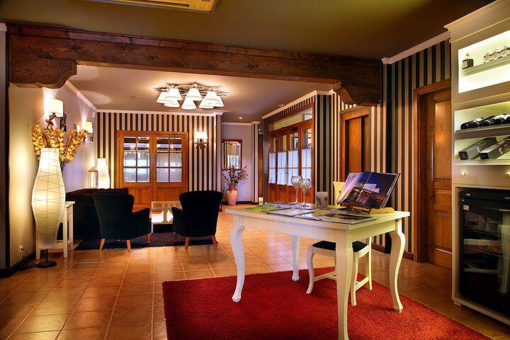 Guest Lobby