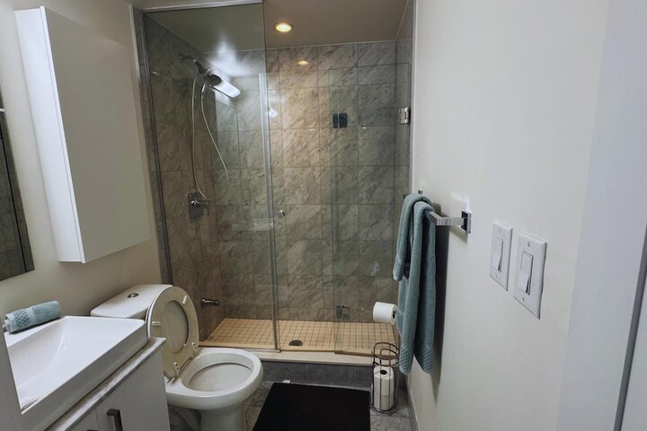 Room 4 of 6