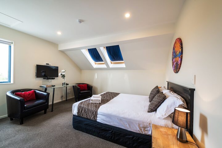 Room 6 of 30