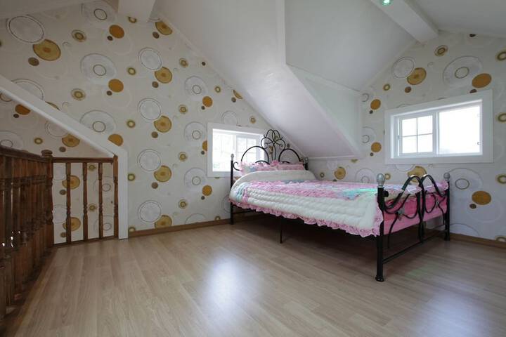 Room 15 of 63