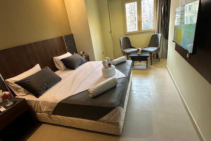 Room 18 of 110