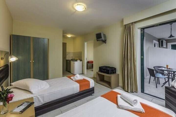 Room 12 of 46