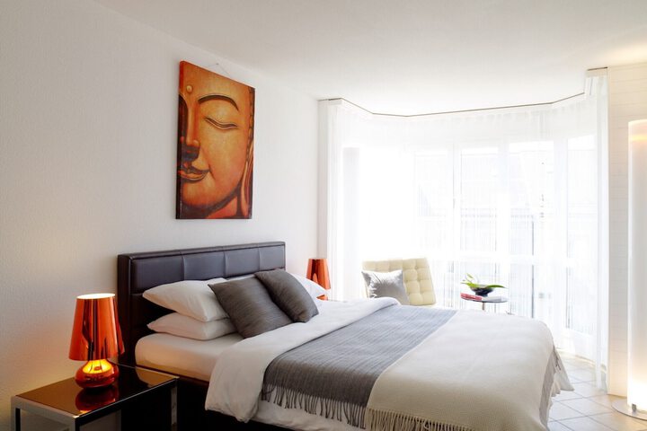 Room 2 of 12