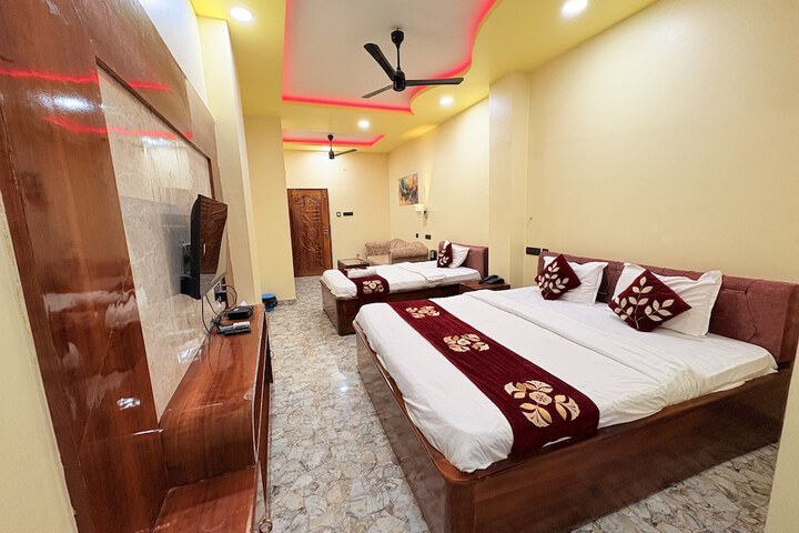 Room 20 of 33