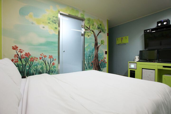 Room 19 of 69