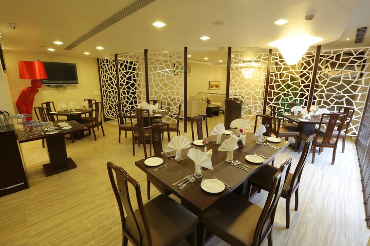 Dining 16 of 20