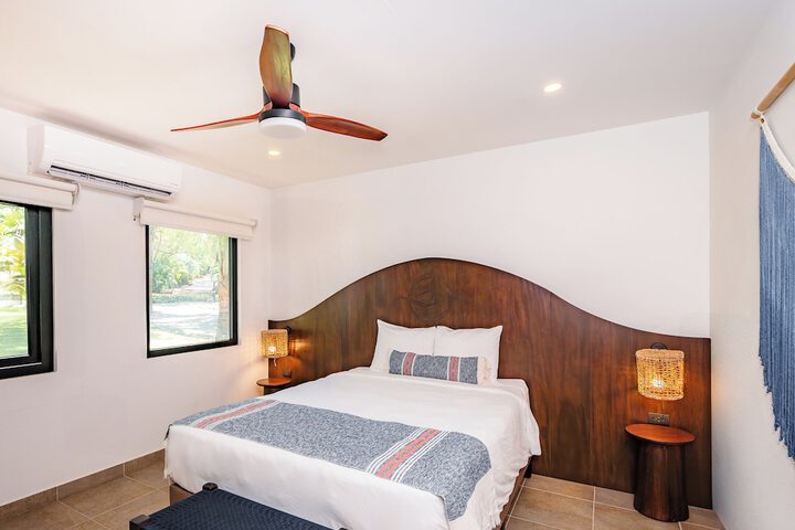 Room 10 of 76