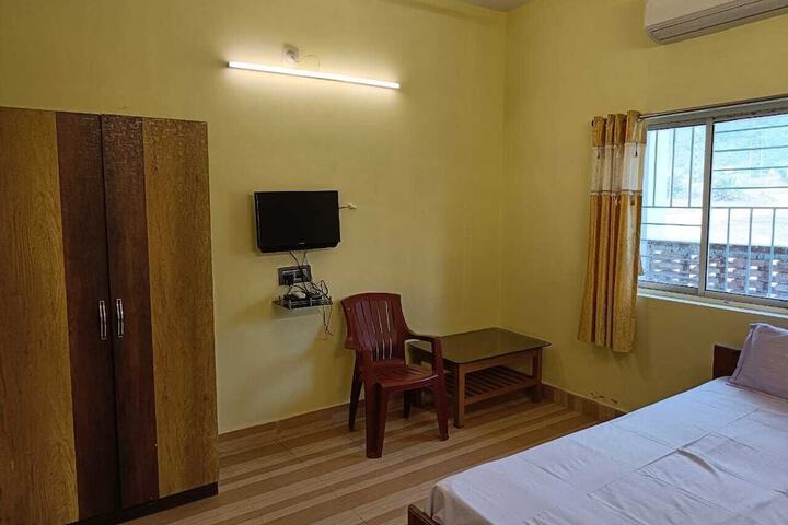 Room 13 of 125